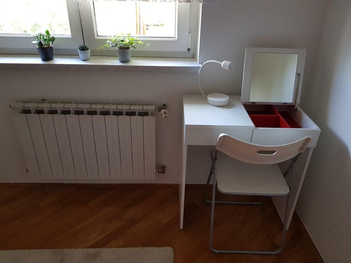 40 Apartment *